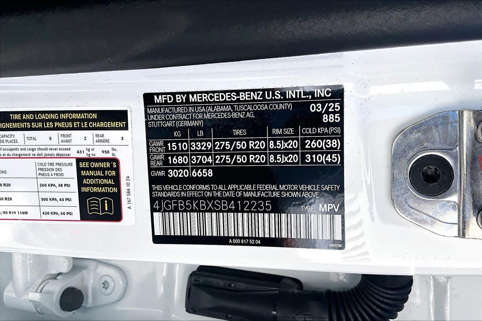 Certified Used 2025 MANUFAKTUR Moonlight White Metallic Mercedes-Benz GLE 450 image 37