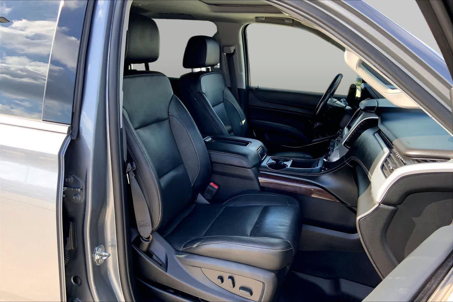 Used 2019 Satin Steel Metallic GMC SLT image 9