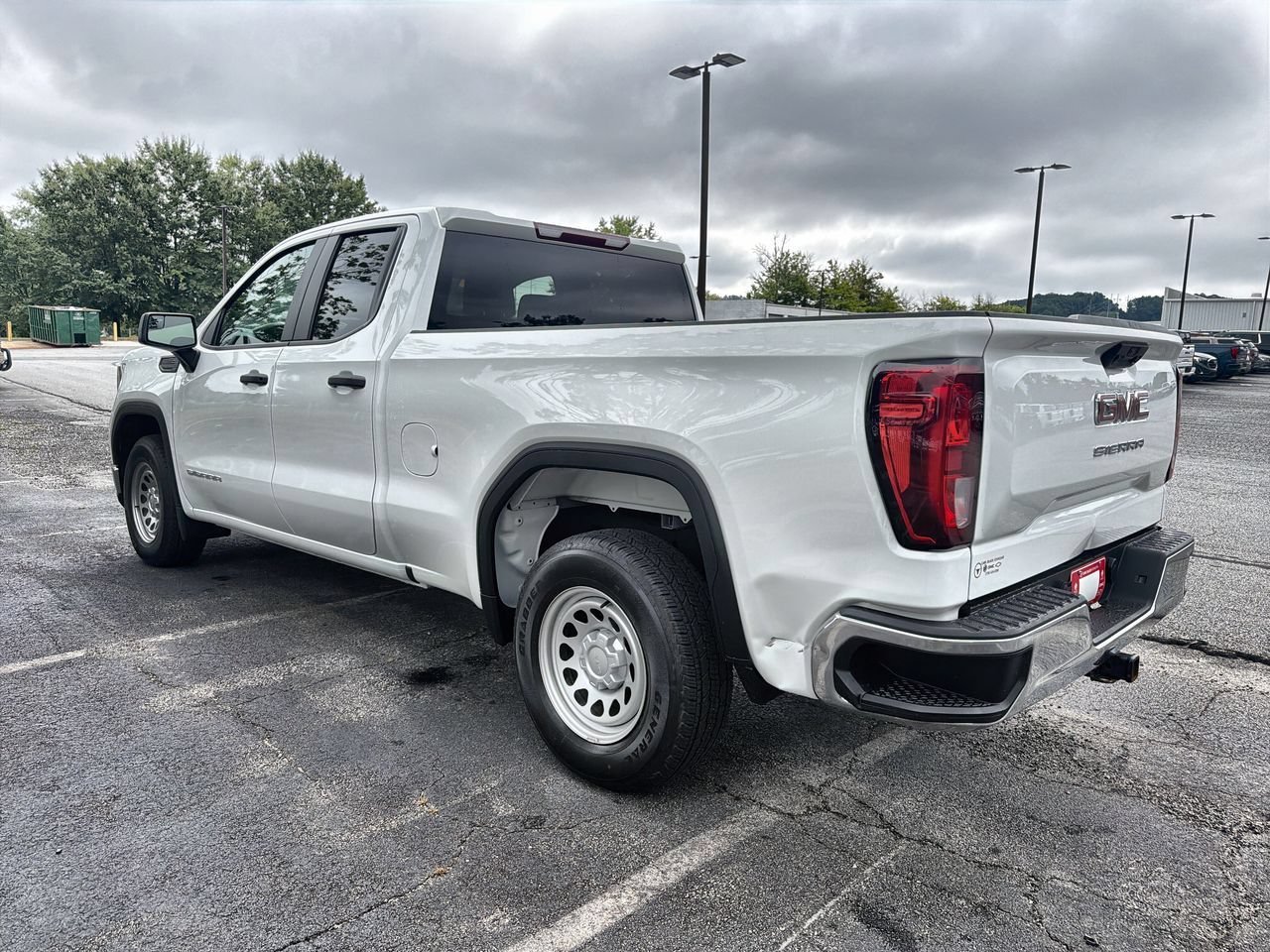 Used 2023 SUMMIT WHITE GMC Pro image 6