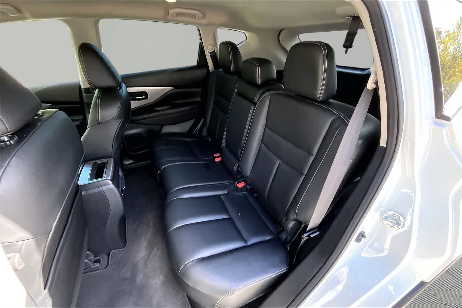 Used 2024 Pearl White Tricoat Nissan SV image 37