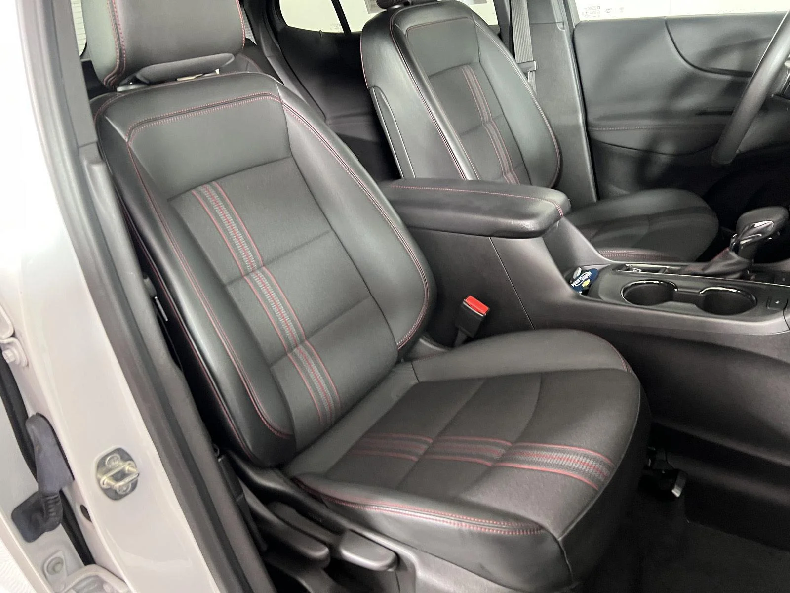 Used 2022 Summit White Chevrolet RS image 20