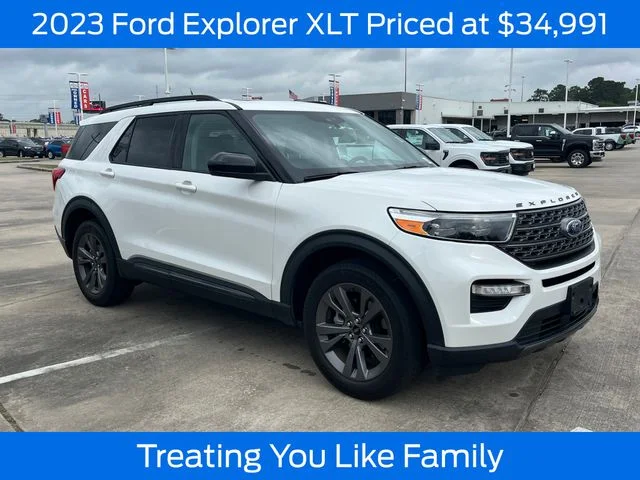 2023 Ford Explorer XLT 4WD's photo