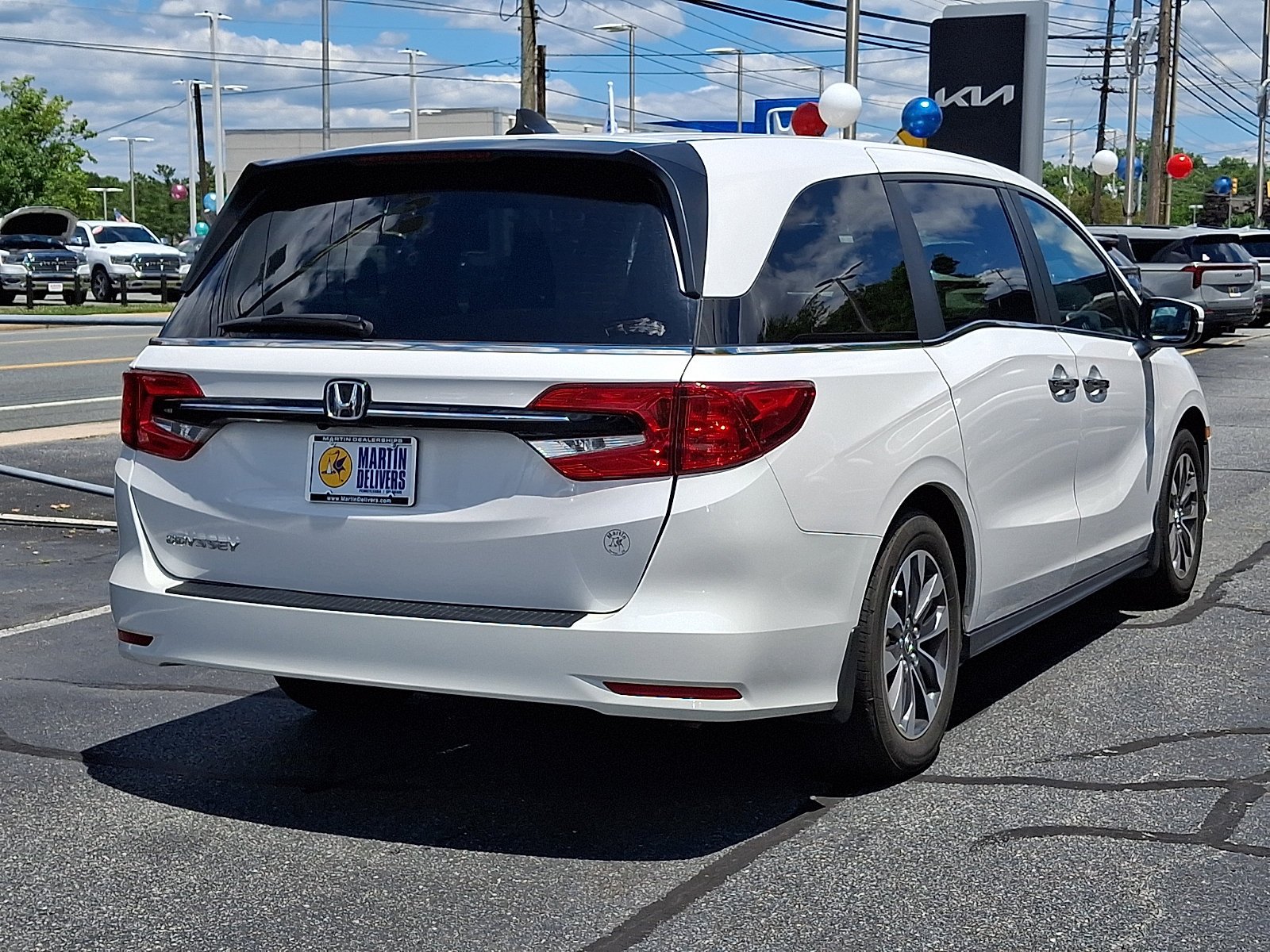 Certified Used 2024 Platinum White Pearl Honda EX-L image 4