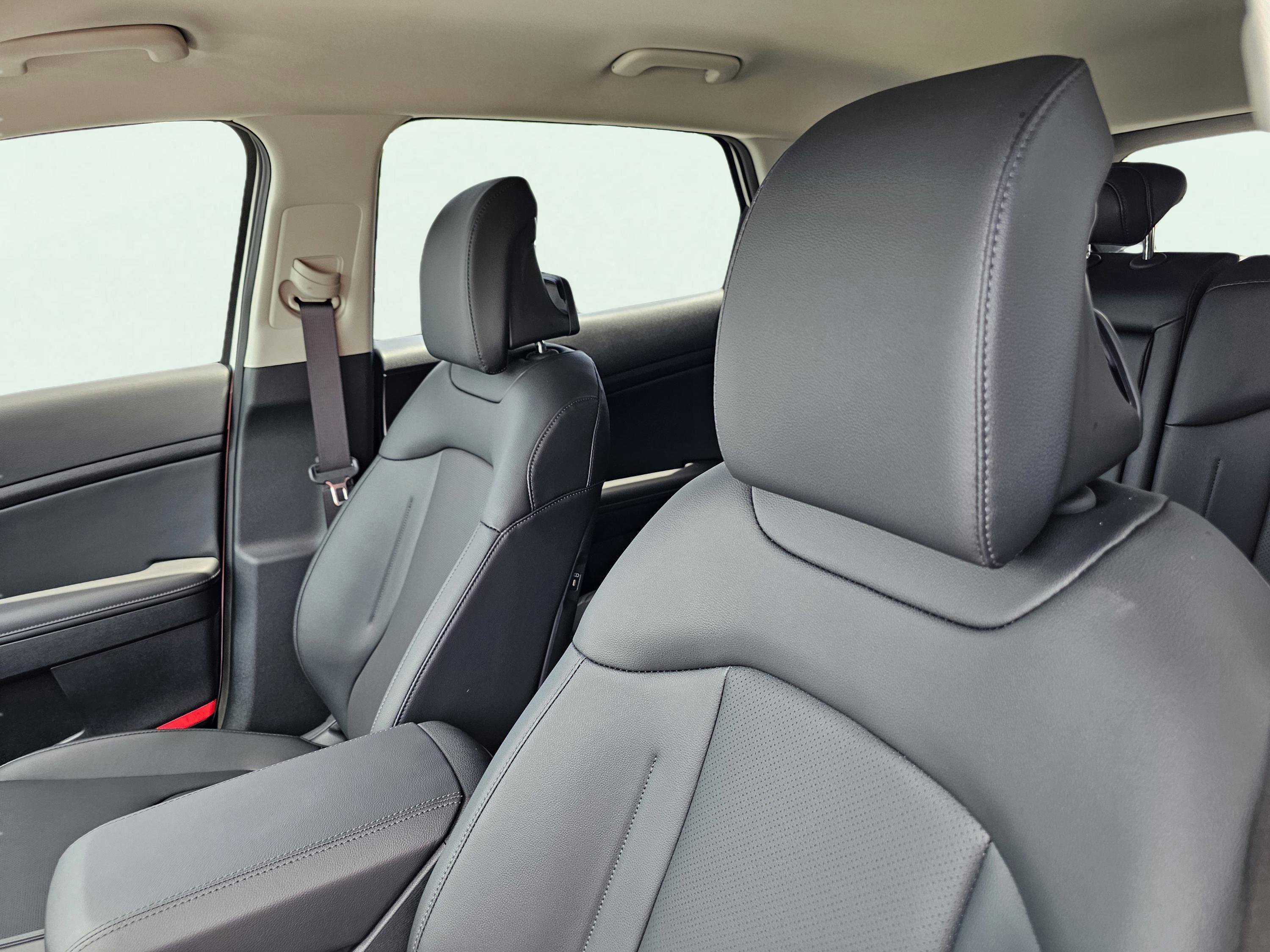 2025 Kia Sportage EX Hybrid - Photo 16