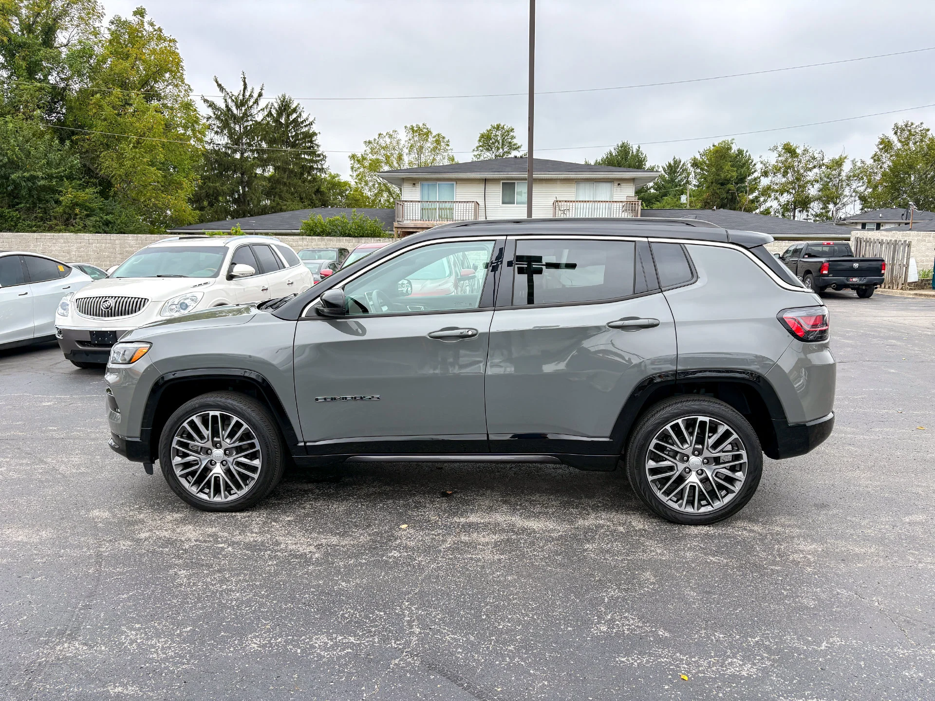 Used 2023 Gray Jeep Limited image 7
