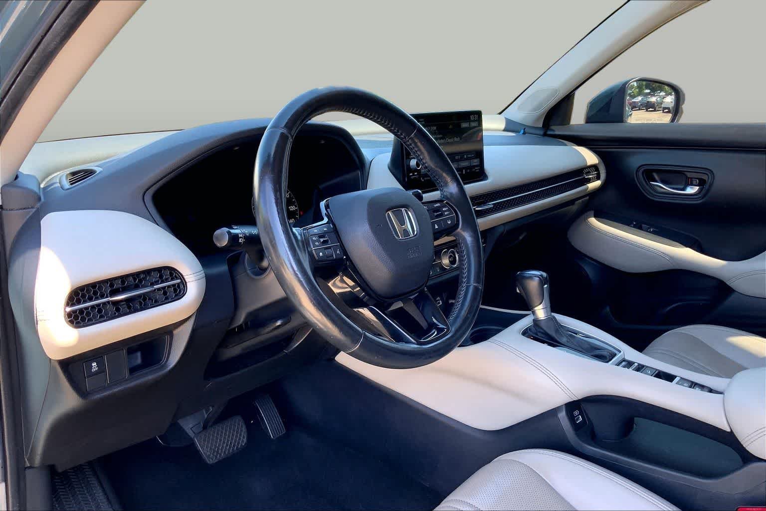 Used 2023 Nordic Forest Pearl Honda EX-L image 17