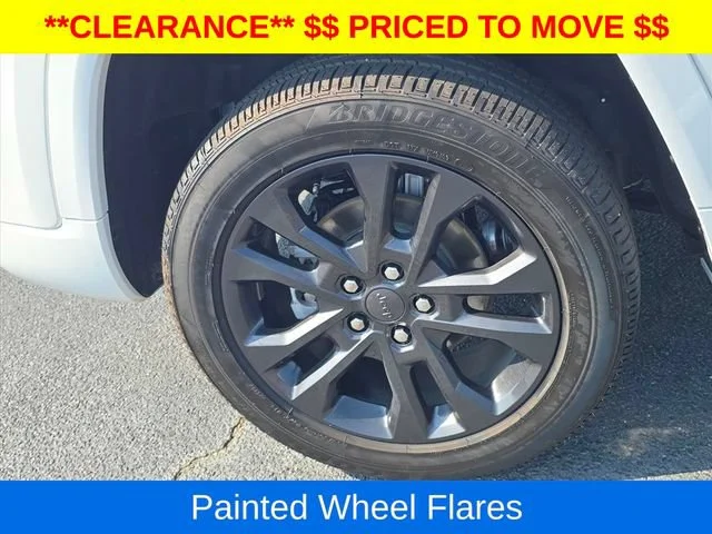 Used 2026 Bright White Clea Jeep Limited Reserve image 34