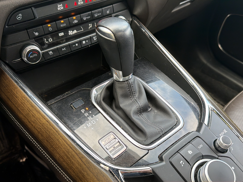 Used 2020 White Mazda Signature image 31