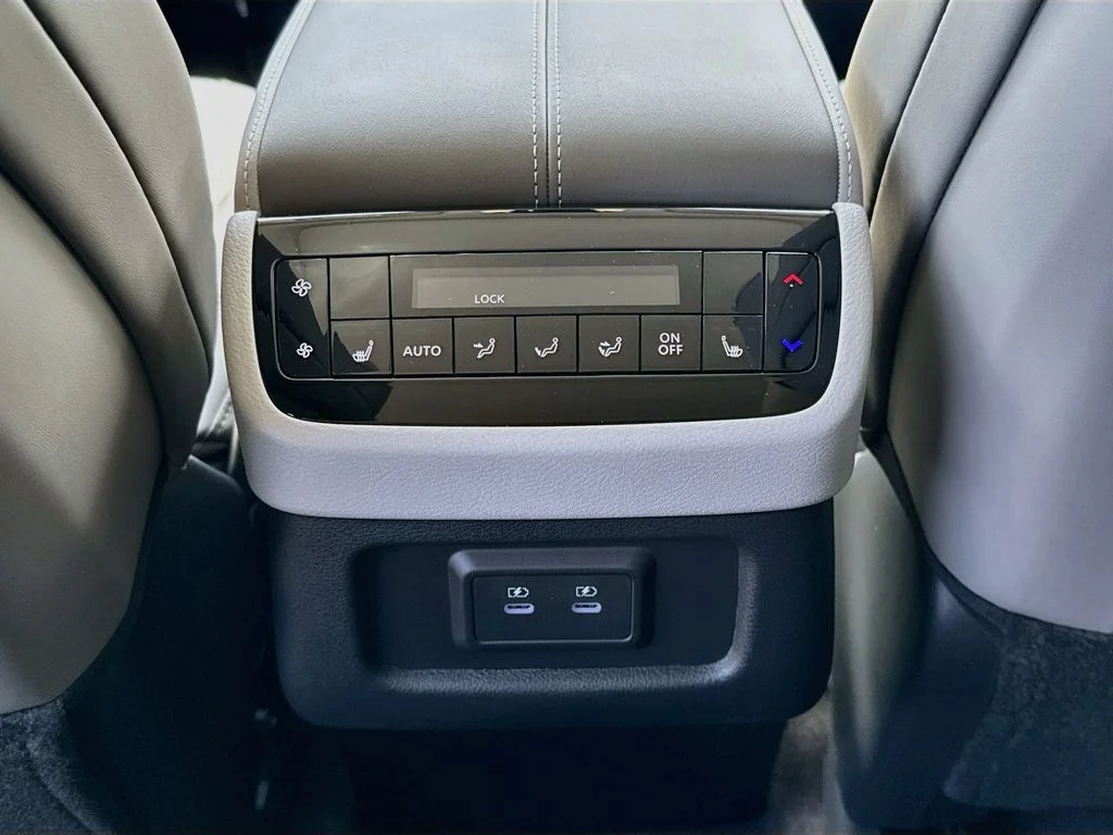 New 2027 DEEP EMERALD INFINITI Luxe FWD image 27