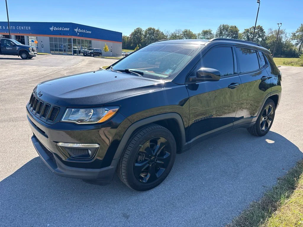 Used 2021 Diamond Black Jeep Latitude image 3