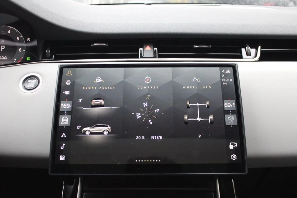 Certified Used 2026  Land Rover Dynamic image 21