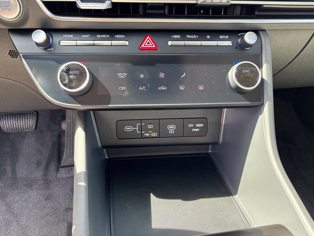 New 2026 White Hyundai Blue image 20