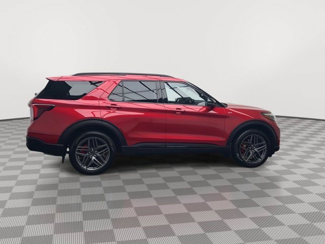 Used 2025 Rapid Red Metallic Tinted Clearcoat Ford ST-Line image 43