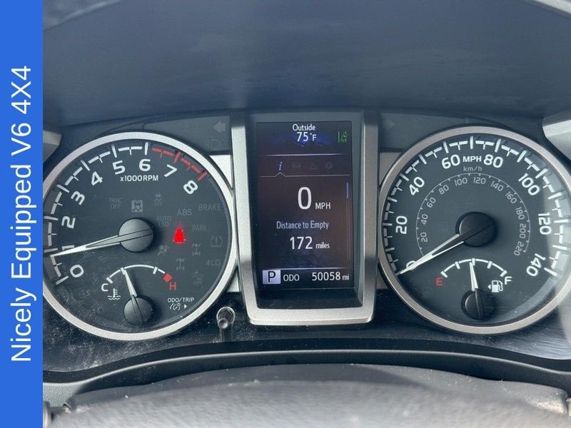 Used 2022 White Toyota SR5 image 24