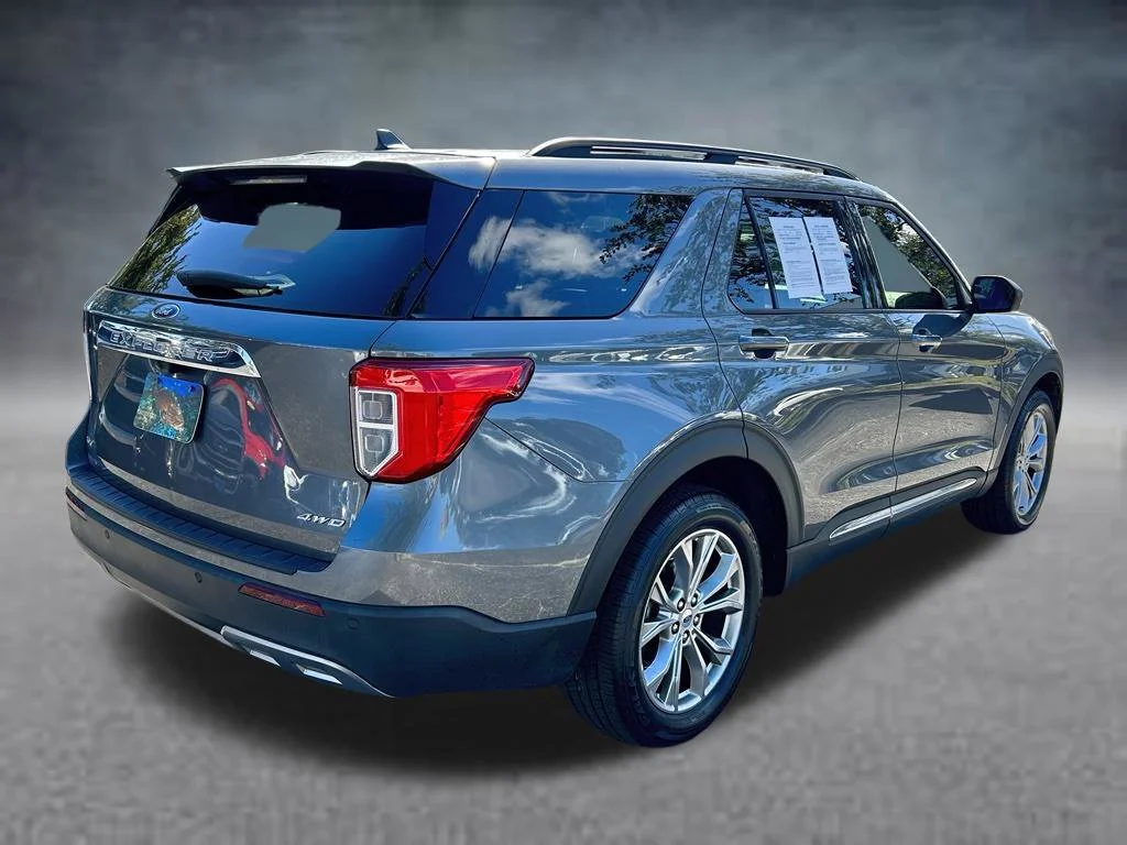 Certified Used 2024 Gray Metallic Ford XLT image 6