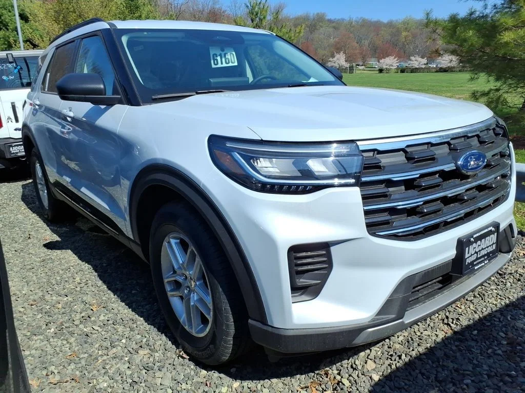 2026 Ford Explorer Active 4WD's photo