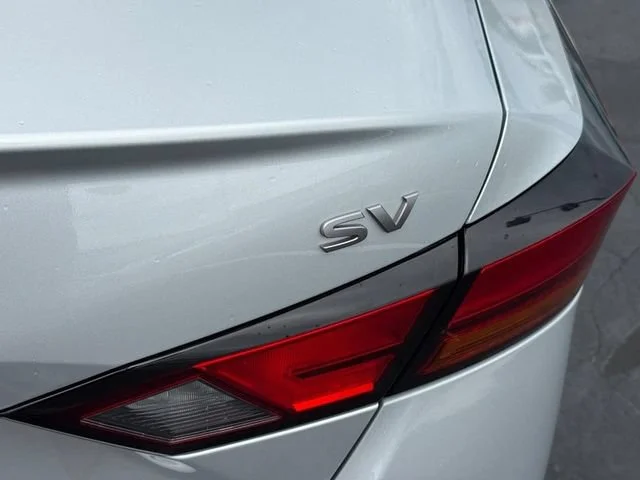 Used 2024 Silver Nissan 2.5 SV image 5