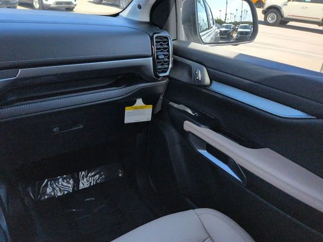 New 2026 Avalanche Ford Lariat® image 17