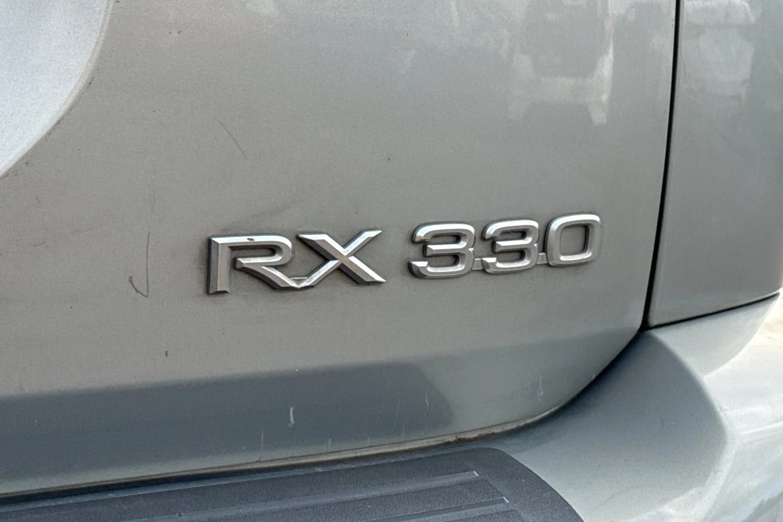 Used 2004  Lexus  image 23