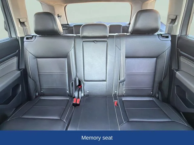 Used 2021  Volkswagen SEL image 18