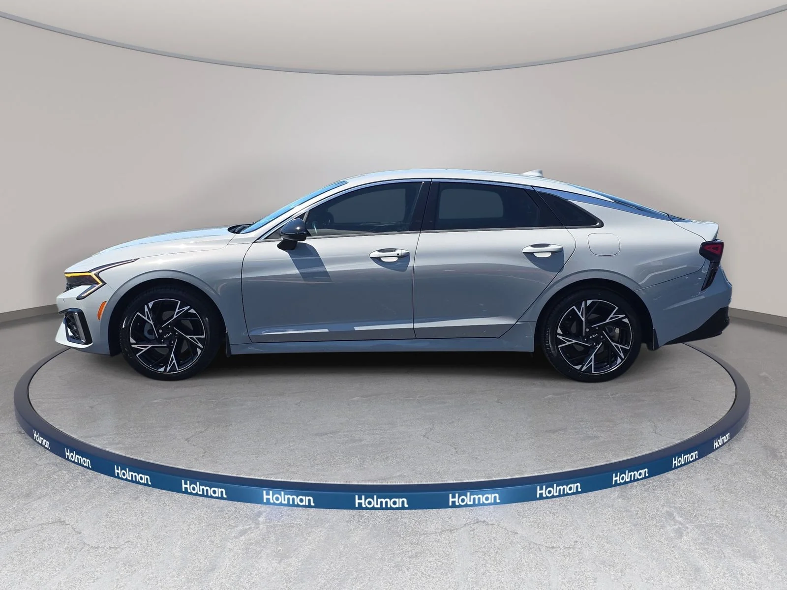 Used 2025 Gray Kia GT-Line image 9