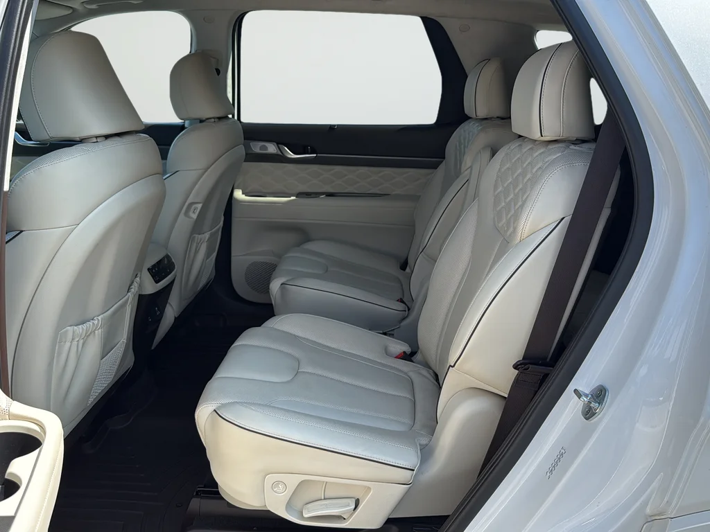 Used 2021 White Hyundai Calligraphy image 23