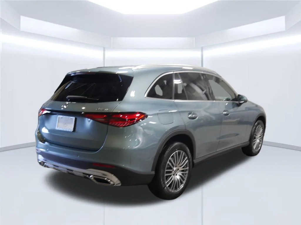 New 2026 Verde Silver Metallic Mercedes-Benz GLC 300 image 55