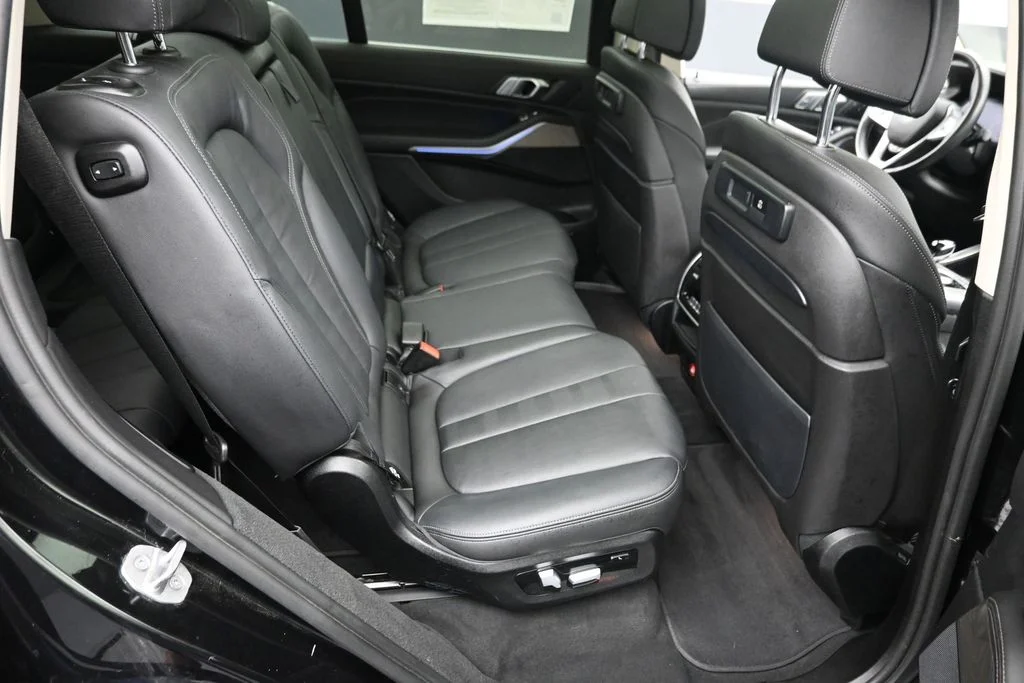 Certified Used 2022 Black BMW xDrive40i image 10