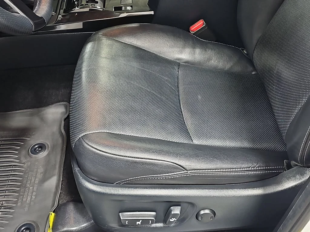 Used 2021 White Toyota Nightshade image 30