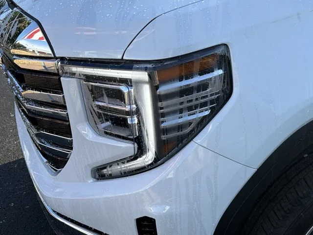 New 2026 Glacier White Tricoat GMC SLT image 9