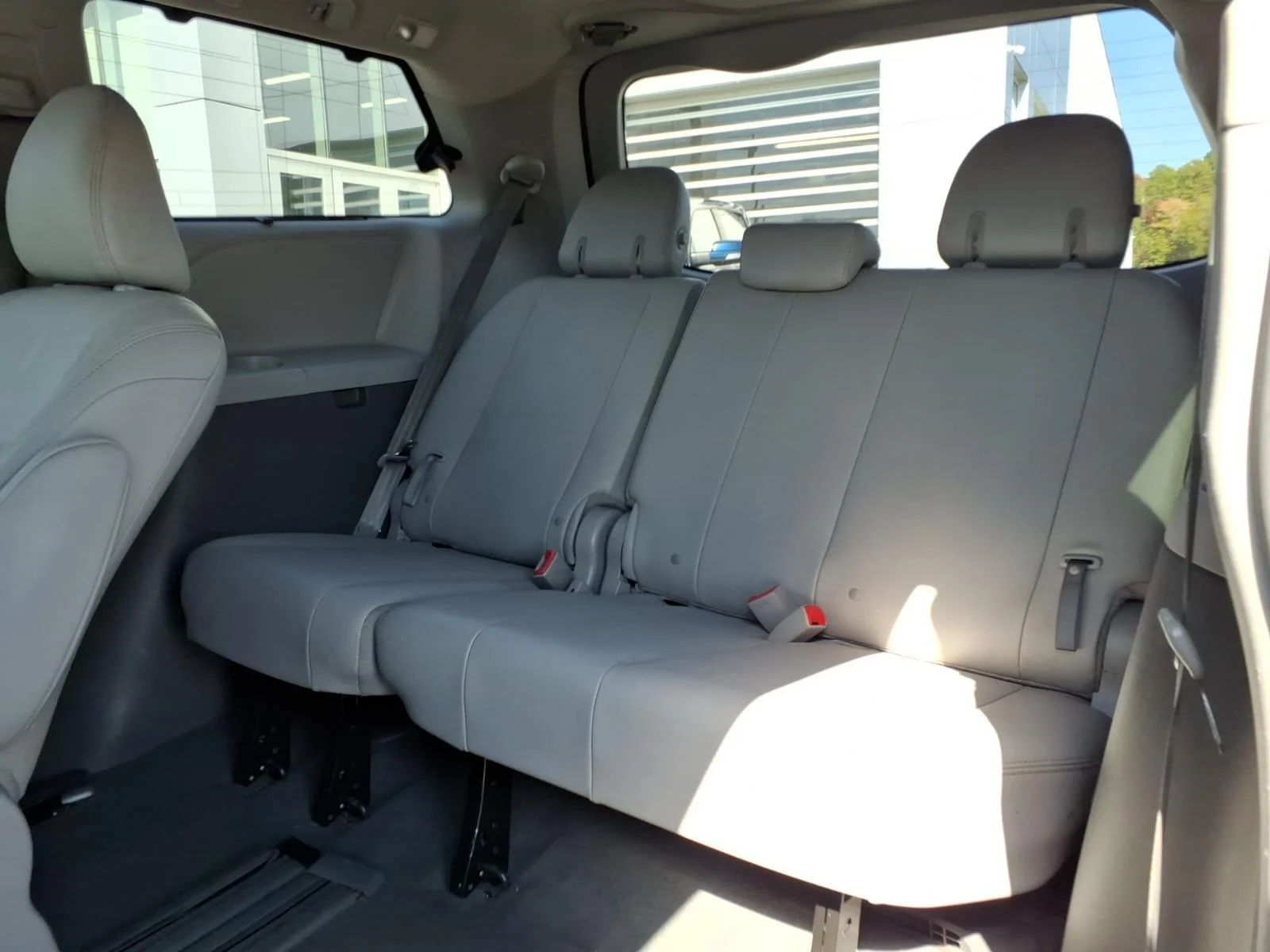 Used 2019 Midnight Black Metallic Toyota XLE image 21