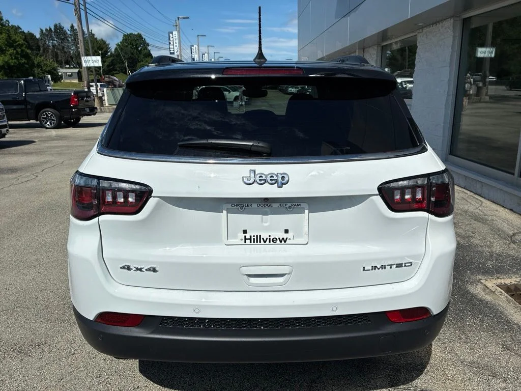 New 2026 Bright White Clear-Coat Exterior Paint Jeep Limited image 4