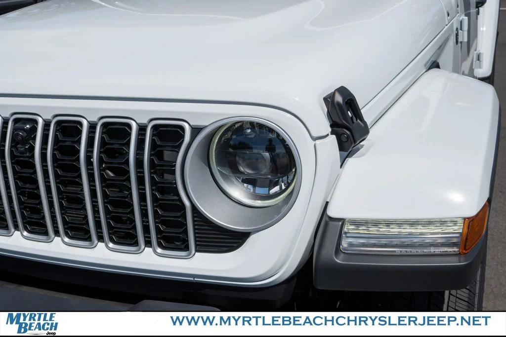 New 2026 Bright White Clear-Coat Exterior Paint Jeep Sahara image 11