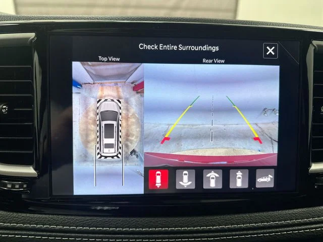 New 2027 Red Hot Pearl-Coat Exterior Paint Chrysler Select image 24