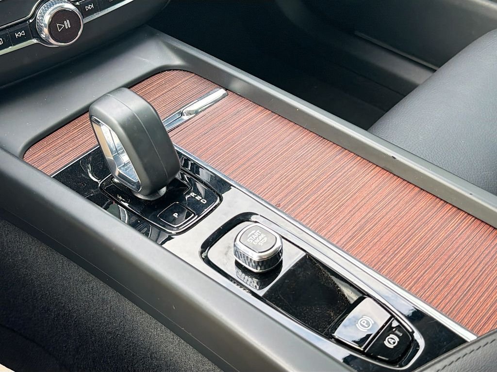2023 Volvo XC60 Plus - Photo 17