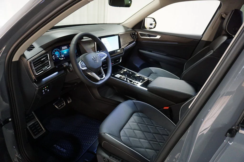 New 2026 Pure Gray Volkswagen 2.0T SEL Premium R-Line image 9