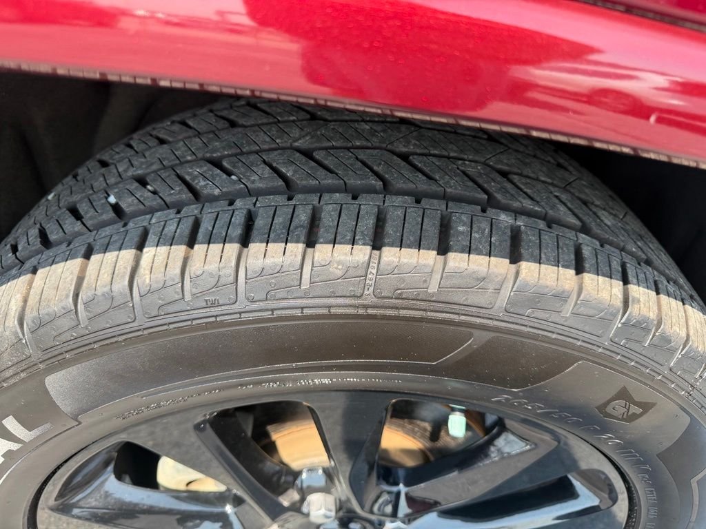 Used 2020 Red Jeep Altitude image 7