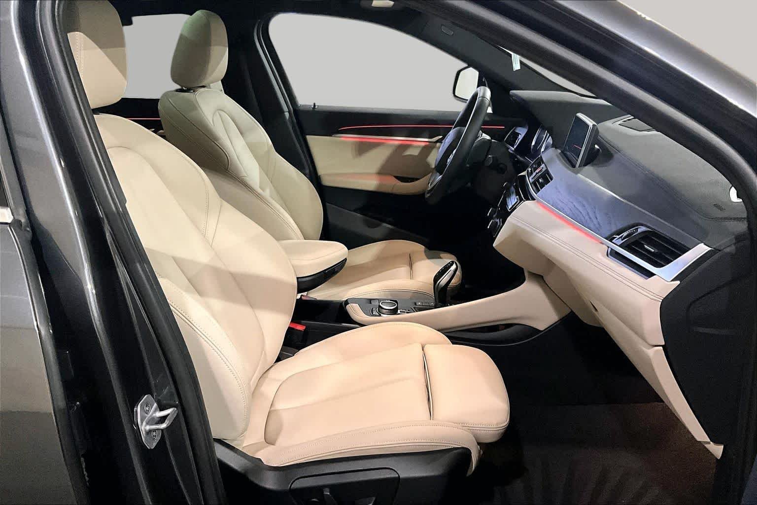 Used 2020 Mineral Gray Metallic BMW xDrive28i image 7