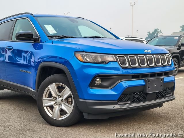Used 2022 Blue Jeep Latitude image 2