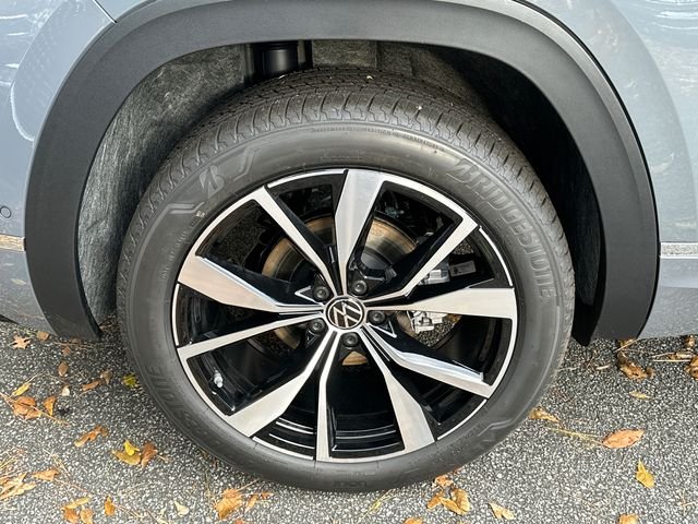 New 2026 Gray Volkswagen 2.0T SEL Premium R-Line image 17
