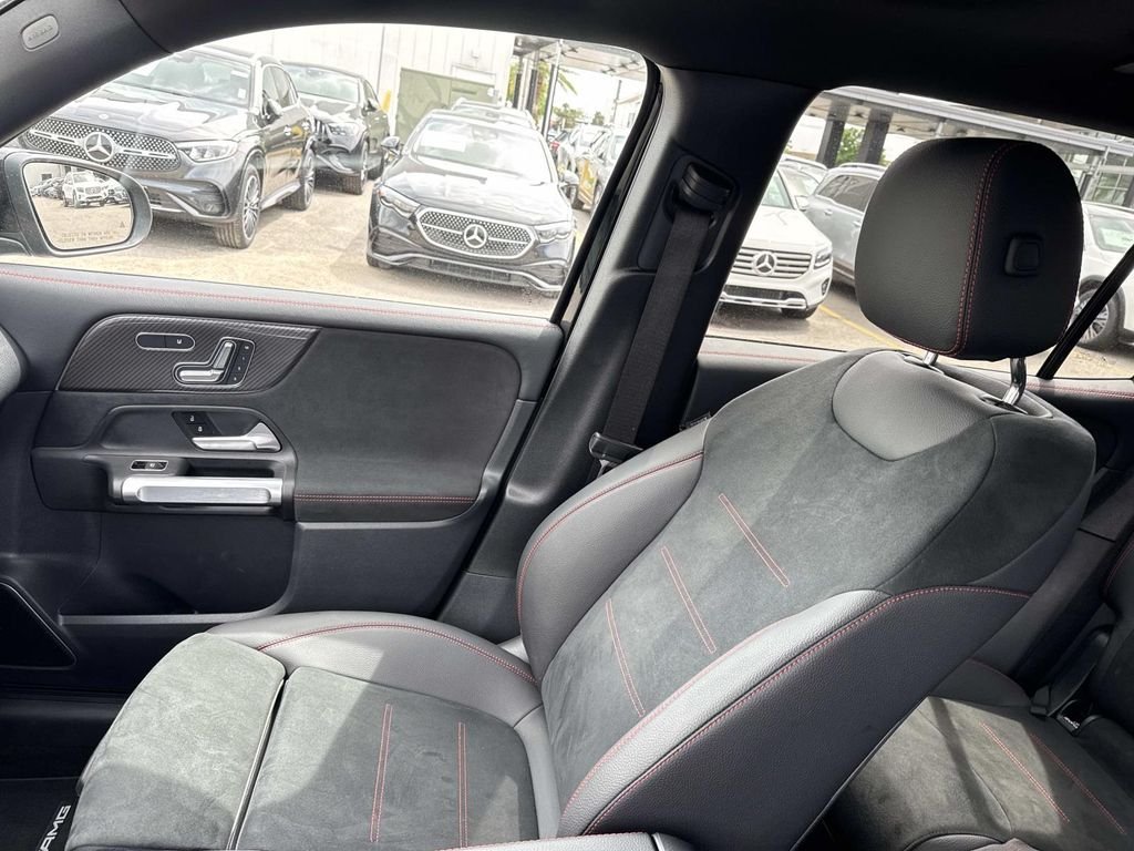 Certified Used 2025 Black Mercedes-Benz GLB 250 image 16