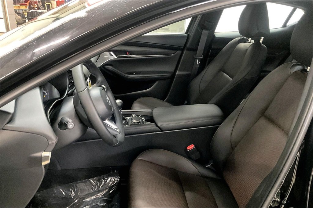 2026 MAZDA MAZDA3 - Image 8