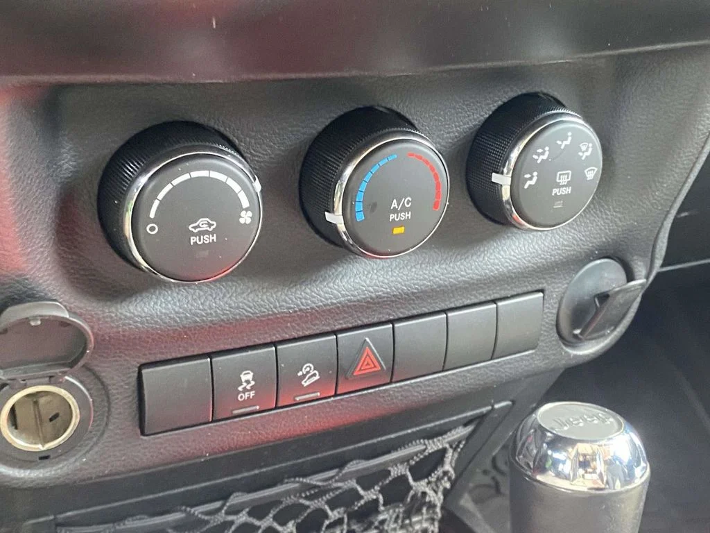 Used 2015 Red Jeep Sport image 21