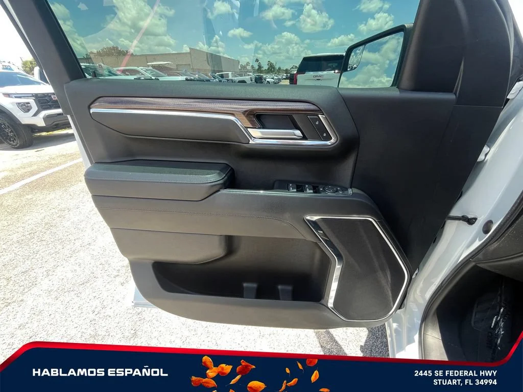 Used 2024 Summit White Chevrolet RST image 24