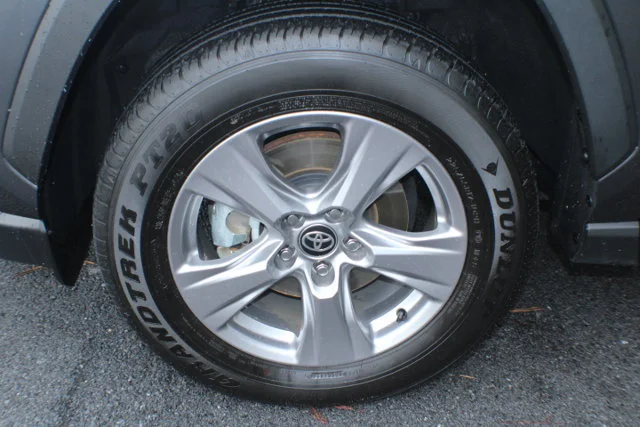 Used 2025 Magnetic Gray Metallic Toyota XLE image 5
