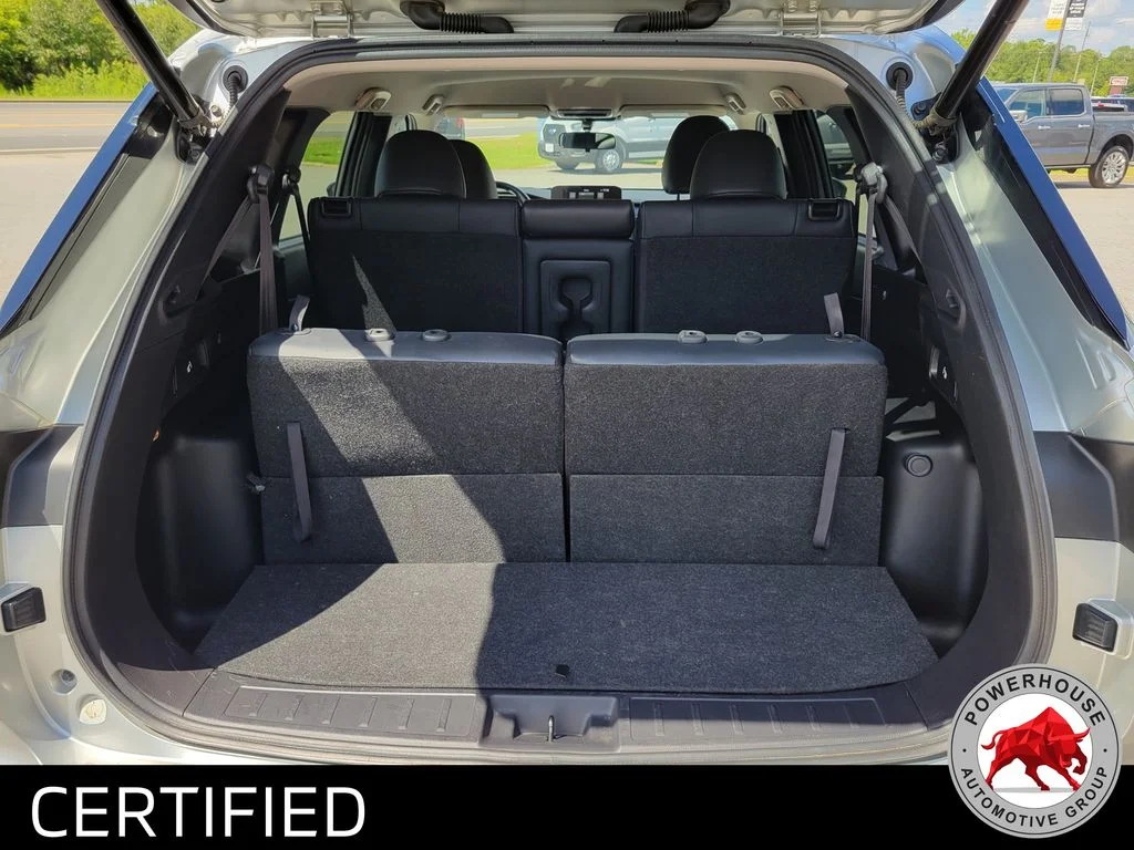 Used 2024  Mitsubishi SE image 13