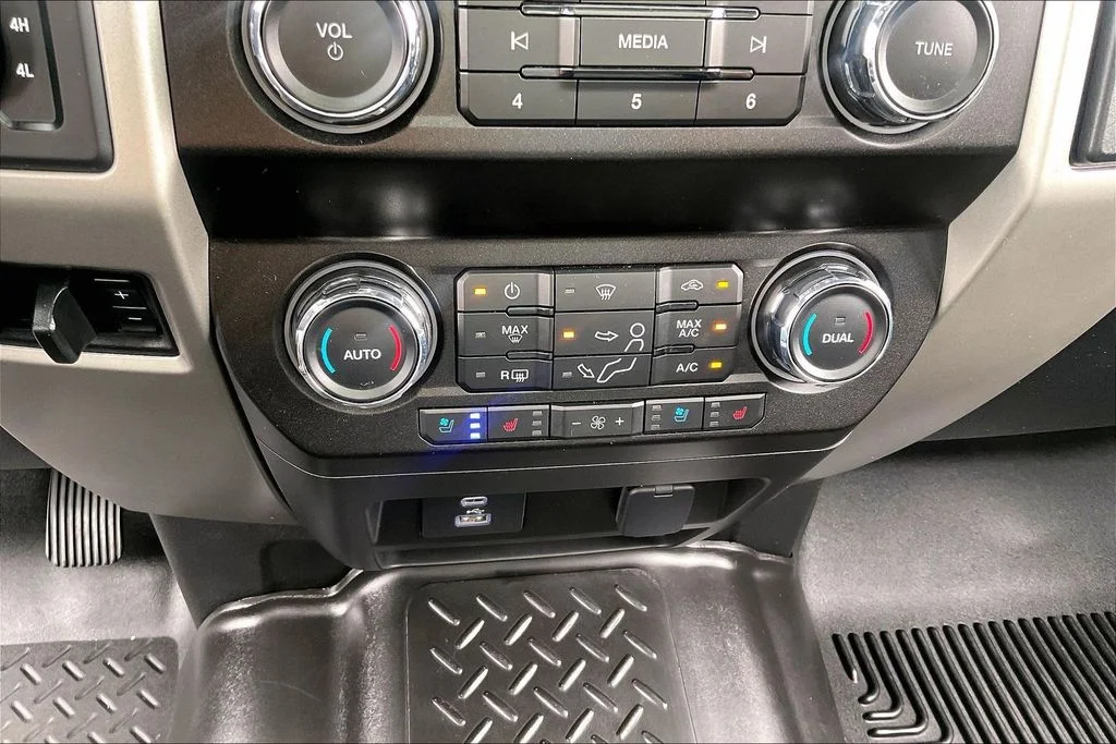 Used 2021 Black Ford Lariat image 36