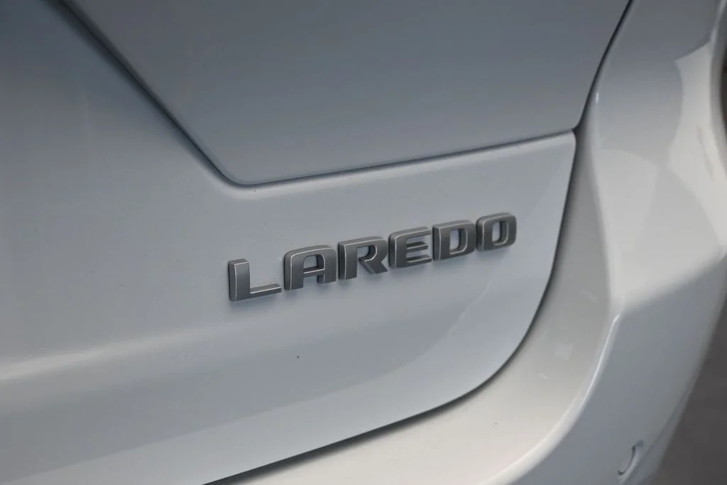 Used 2025 Bright White Clearcoat Jeep Laredo X image 31