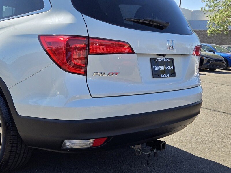 Used 2017  Honda EX-L image 6