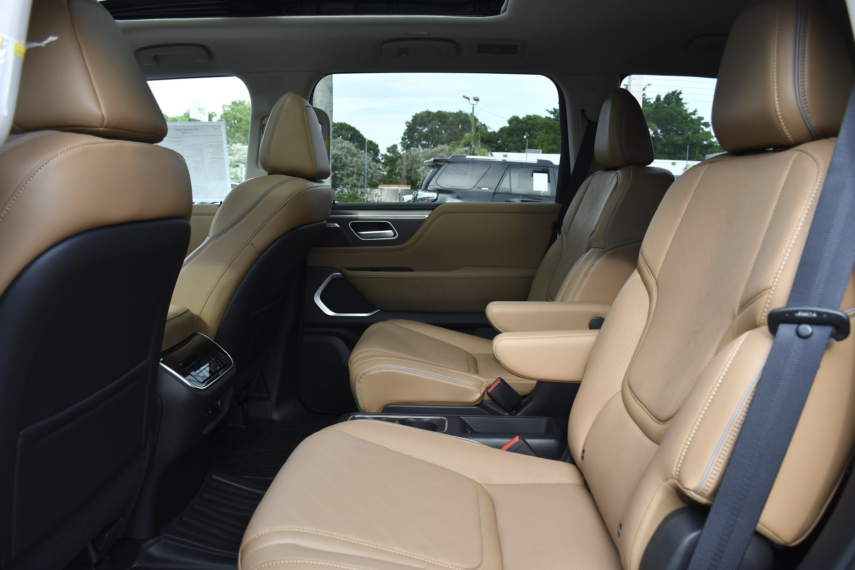 New 2027 BLACK OBSIDIAN INFINITI Luxe 4WD image 25